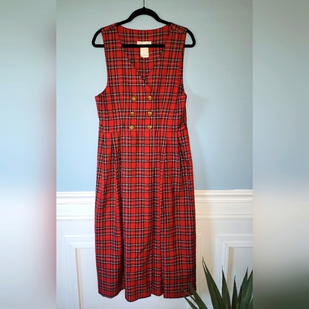Sleeveless Red Plaid Maxi Dress with Double-Breasted Buttons